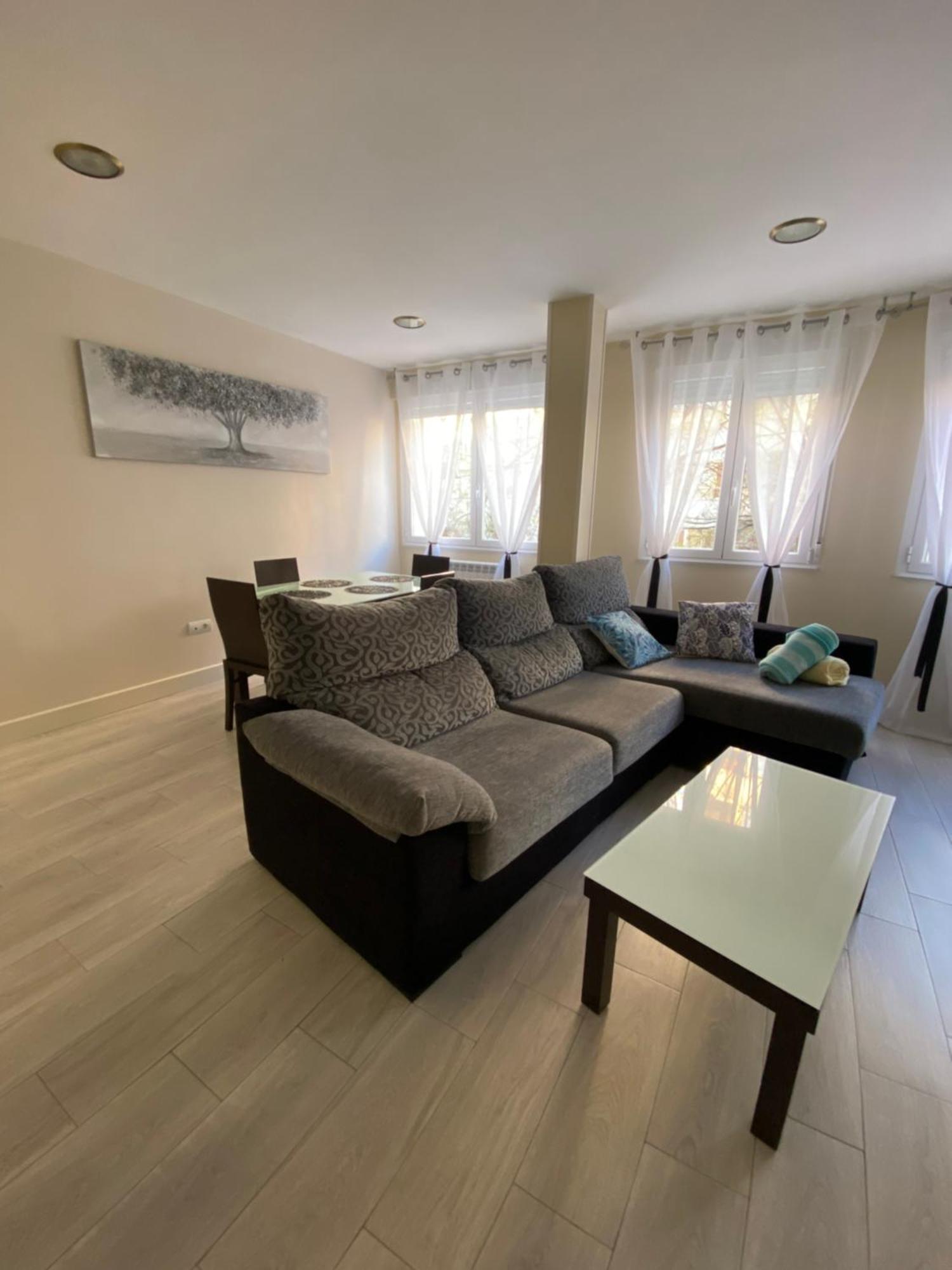 La Casa De Las Flores Ponferrada Ngoại thất bức ảnh